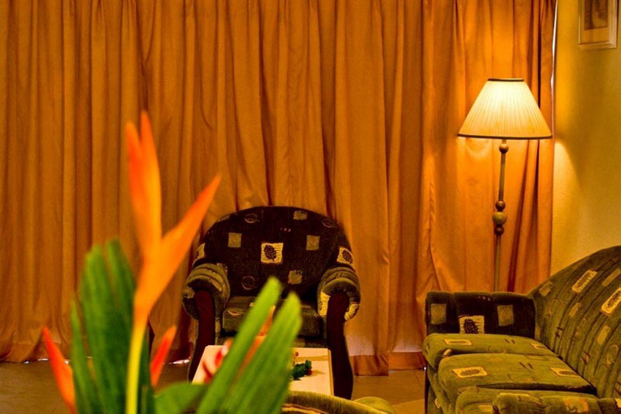 Golden Sands Hotel Christ Church Bagian luar foto