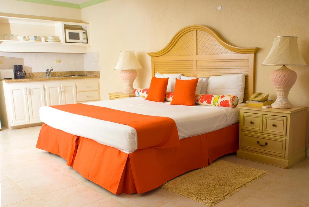 Golden Sands Hotel Christ Church Bagian luar foto